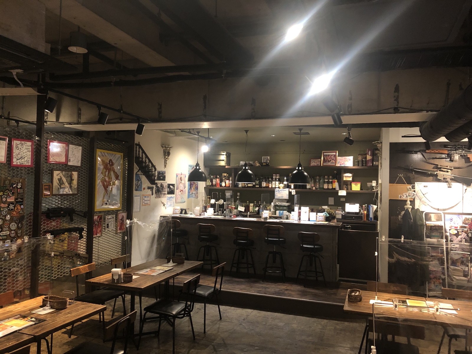 店内の様子（開店後一番のりしたため少々寂しかったが、すぐに他のお客さんも増えた。休日には満席になる）