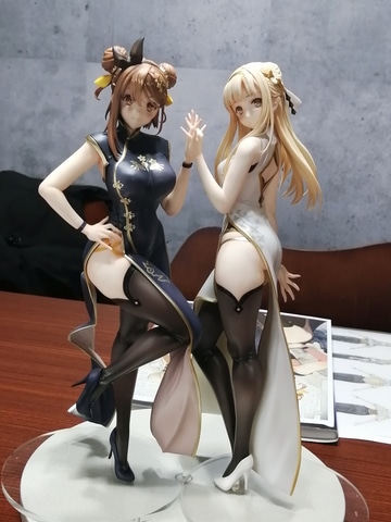 ライザ2」よりライザとクラウディアがチャイナドレス姿で