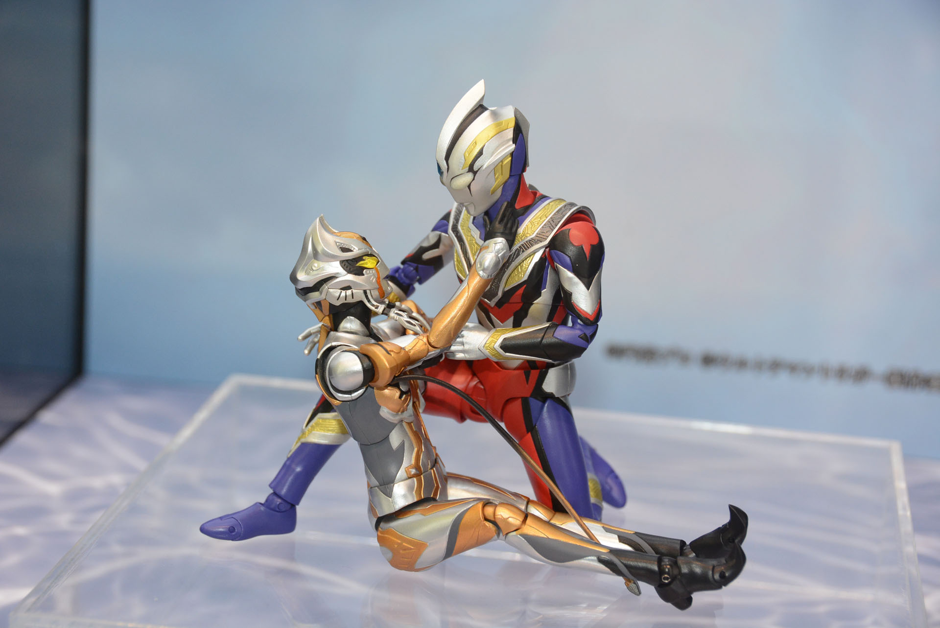 参考出展の「S.H.Figuarts トリガートゥルース」。全身のモールドや黒の差し色で印象が変わる。このポーズもファンにはぐっとくる要素だ