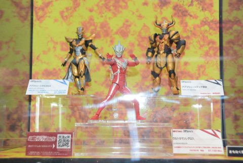 特別企画】【SHF15】「ウルトラマンメビウス」は、目を大きく、膝立ち