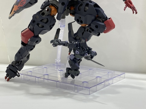 ヘキサギア」より「ブイトール＆ポーンX ナイトストーカー仕様