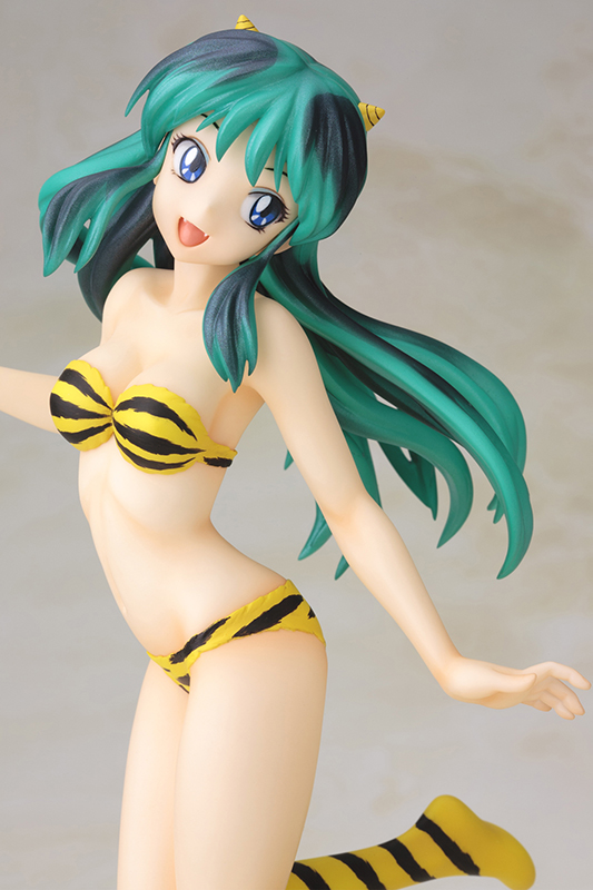 2014年に発売された「ARTFX J ラムちゃん」。今回のフィギュアと較べると、キャラクターデザインが現代風だ
