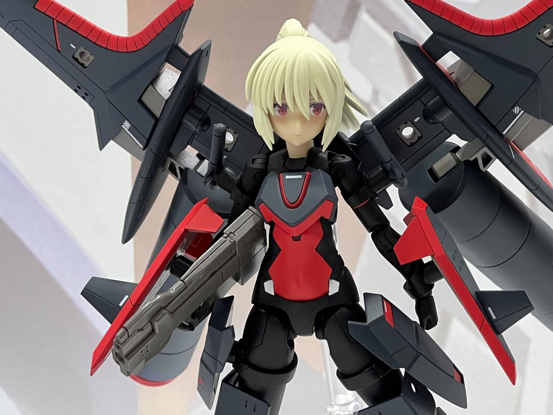 メカ+美少女で人気を博す「フレームアームズガールズ」。会場で新発表となった強化外骨格を纏う「フレームアームズ・ガール エグゾスーツ・ユニット」