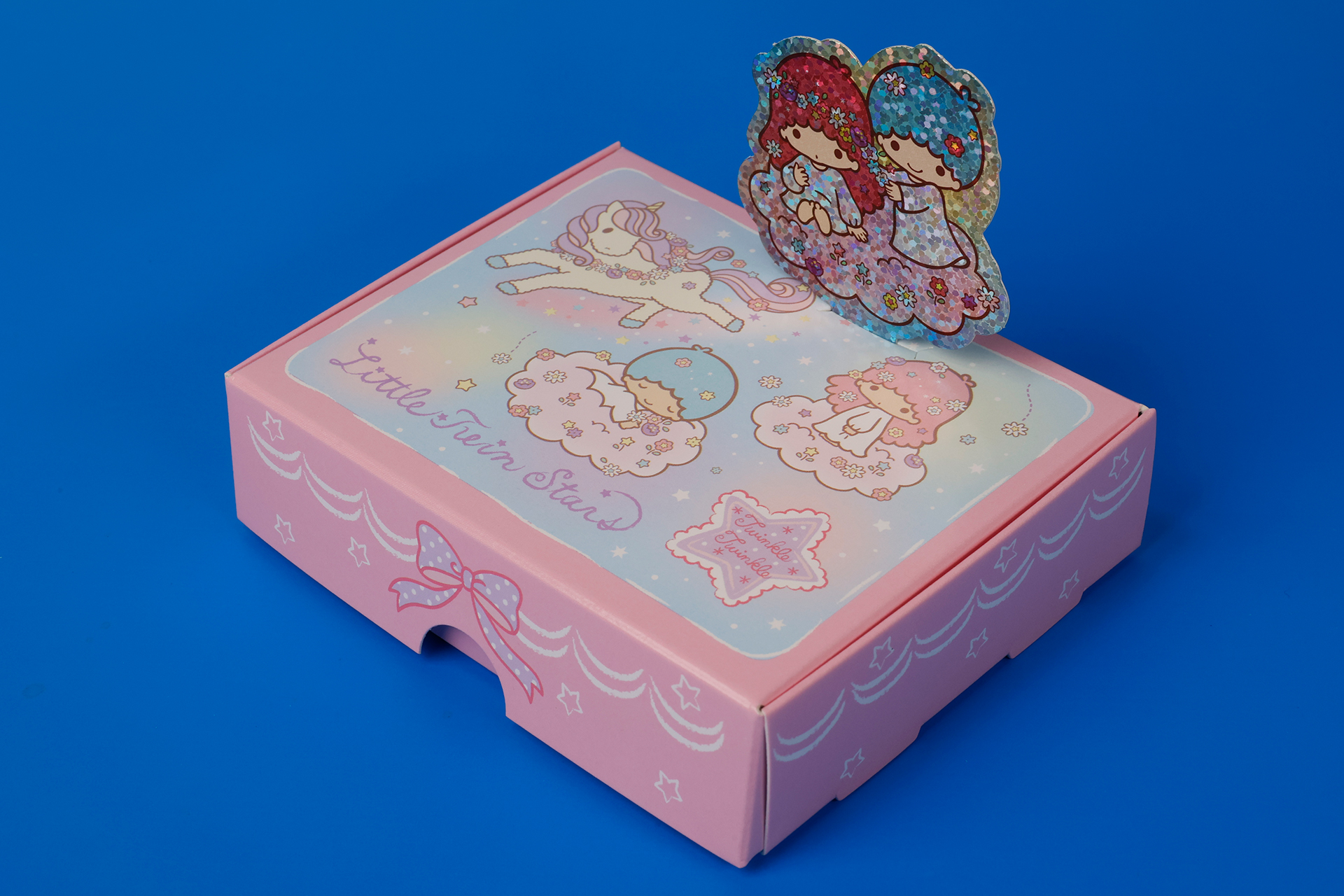 組み立ててキラキラカードを上部に取り付けたところ