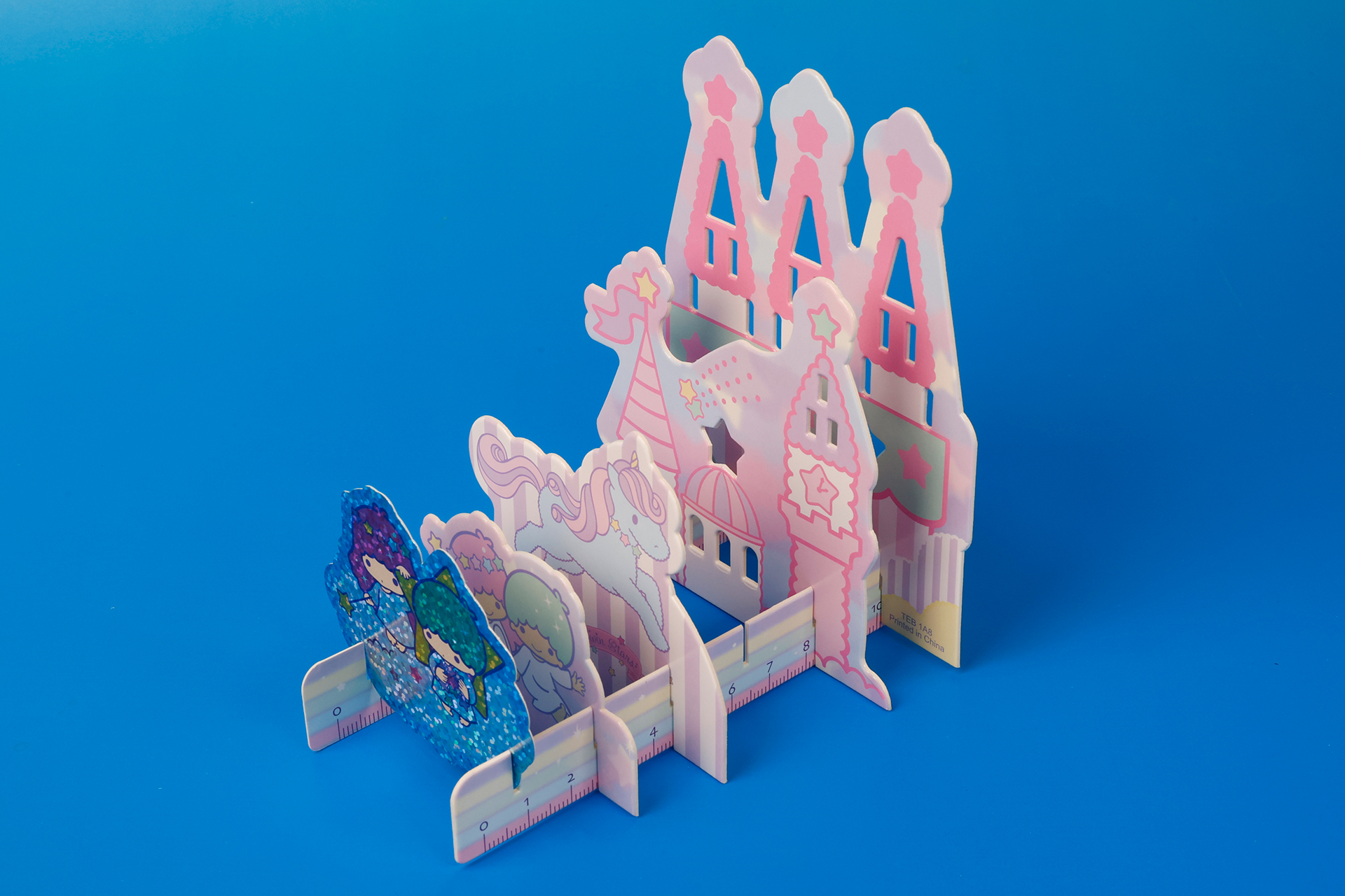 今回のハッピーセットのおもちゃの中では、紙を折るような作業がなく、すぐに組み建てる事ができるところもポイントだ