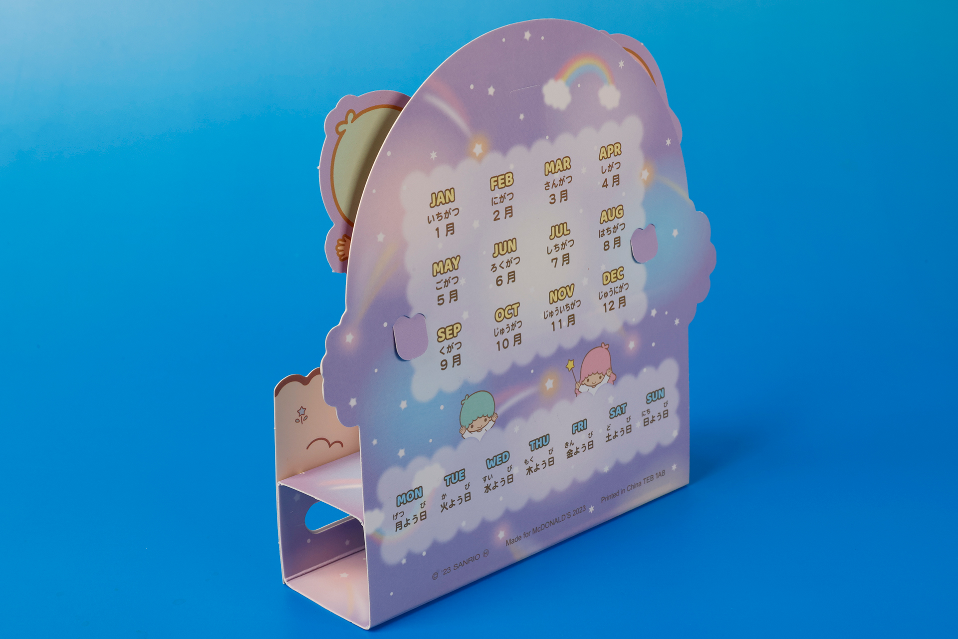 机の上に置いておくのにもじゃまにならないぐらいのサイズ感だ