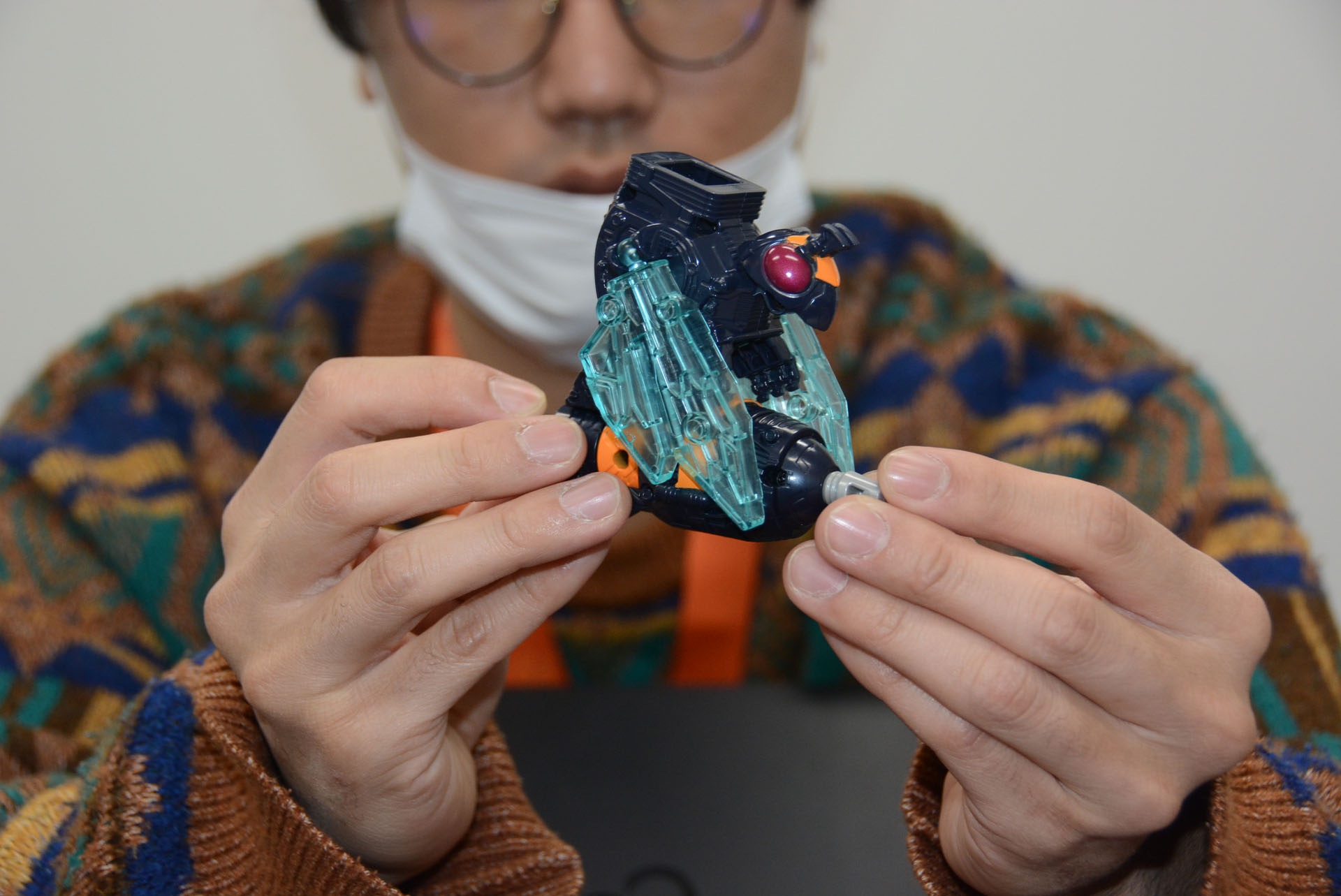 ゴッドカマキリ、ゴッドハッチをブーツ型に変形