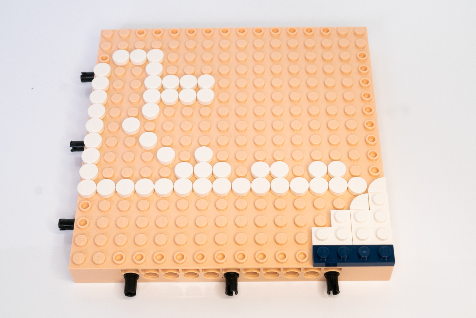 袋3を空けたときに、あまりに細かいパーツで絶望したが、ガイドラインを作って貼っていけば楽に完成する