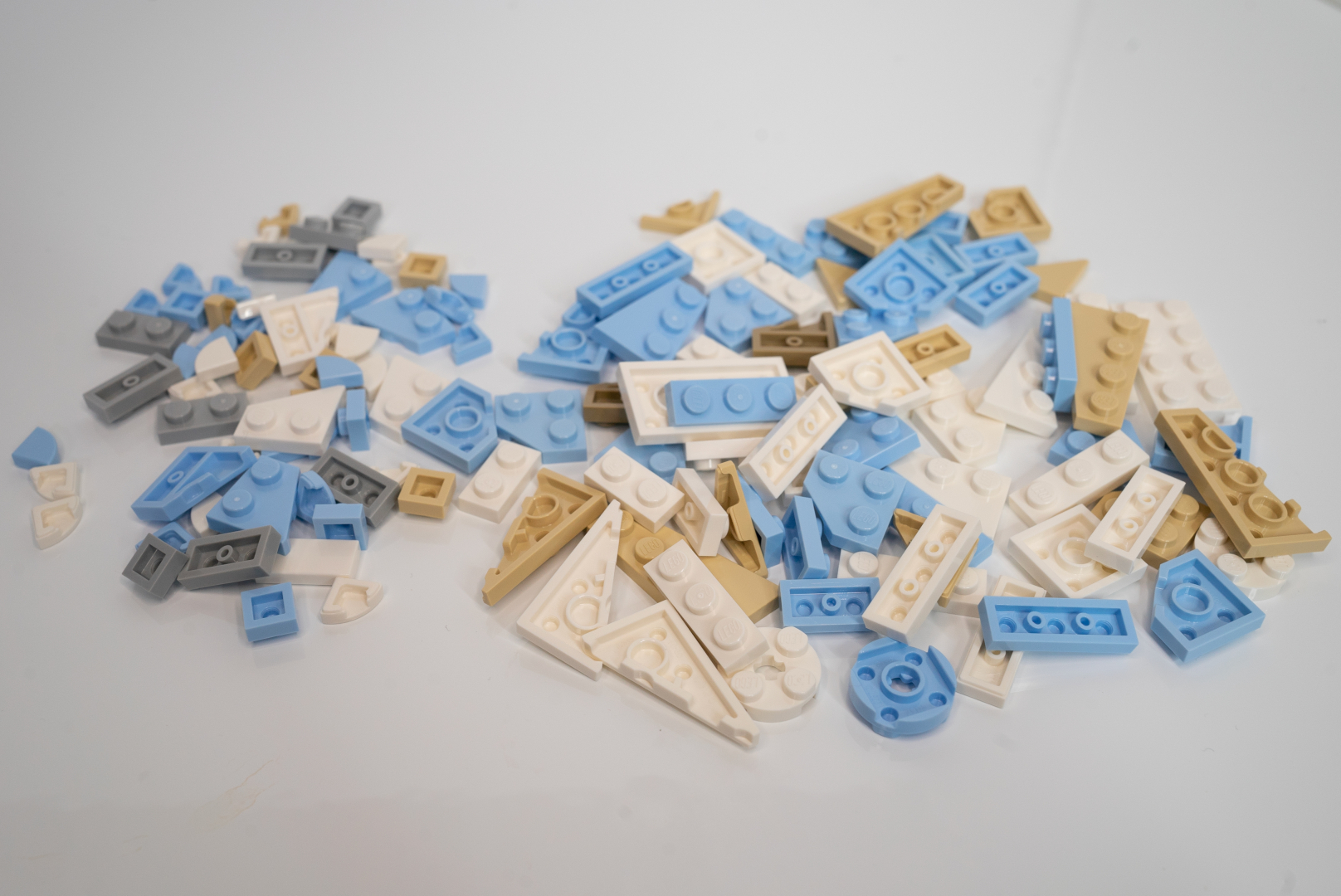 袋8では船、袋9では人、袋10と11で波というディテールが徐々に姿を表していく。立体物でないところが、完成品を想像させないので、組んでいて飽きない