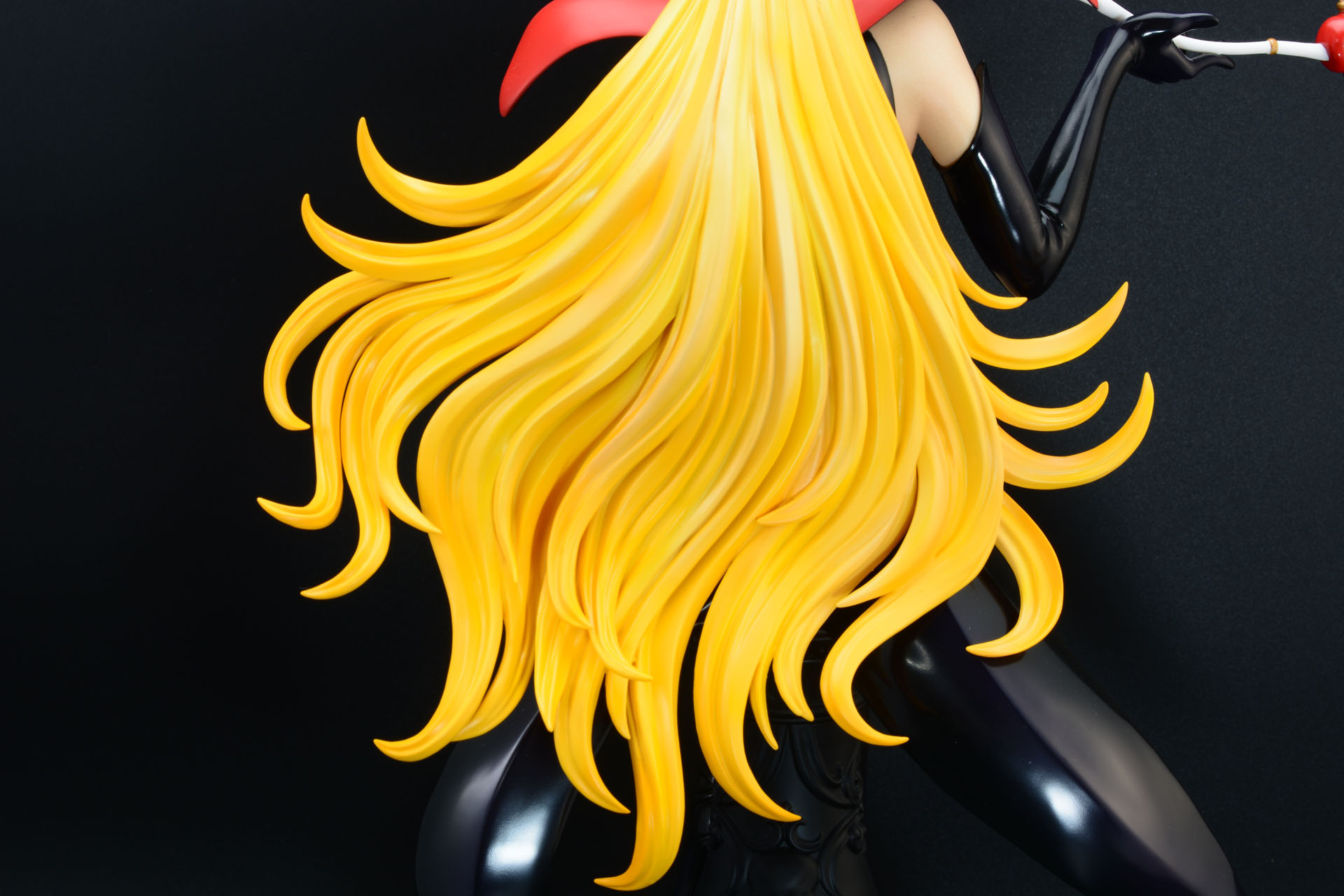 アニメ的な表現がされた髪の毛。グラデーション塗装が楽しい