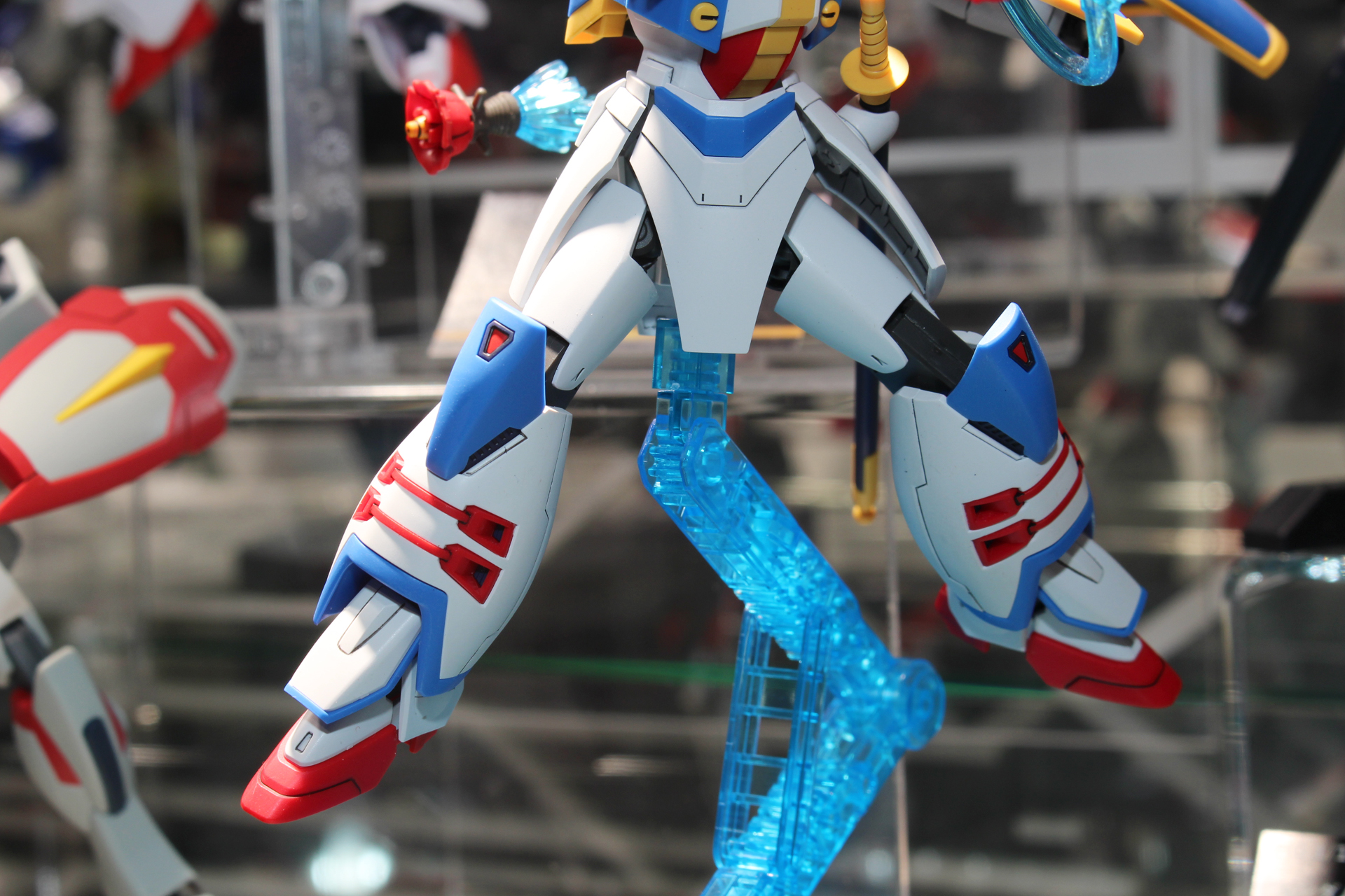 機体各部のカラーリングも成形色で色分けされている