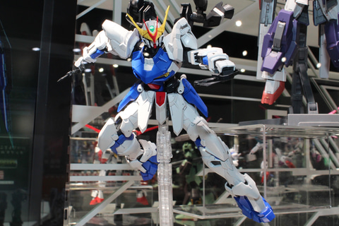 特別企画】【ガンダムベース撮り下ろし】戦場を突進する規格外の