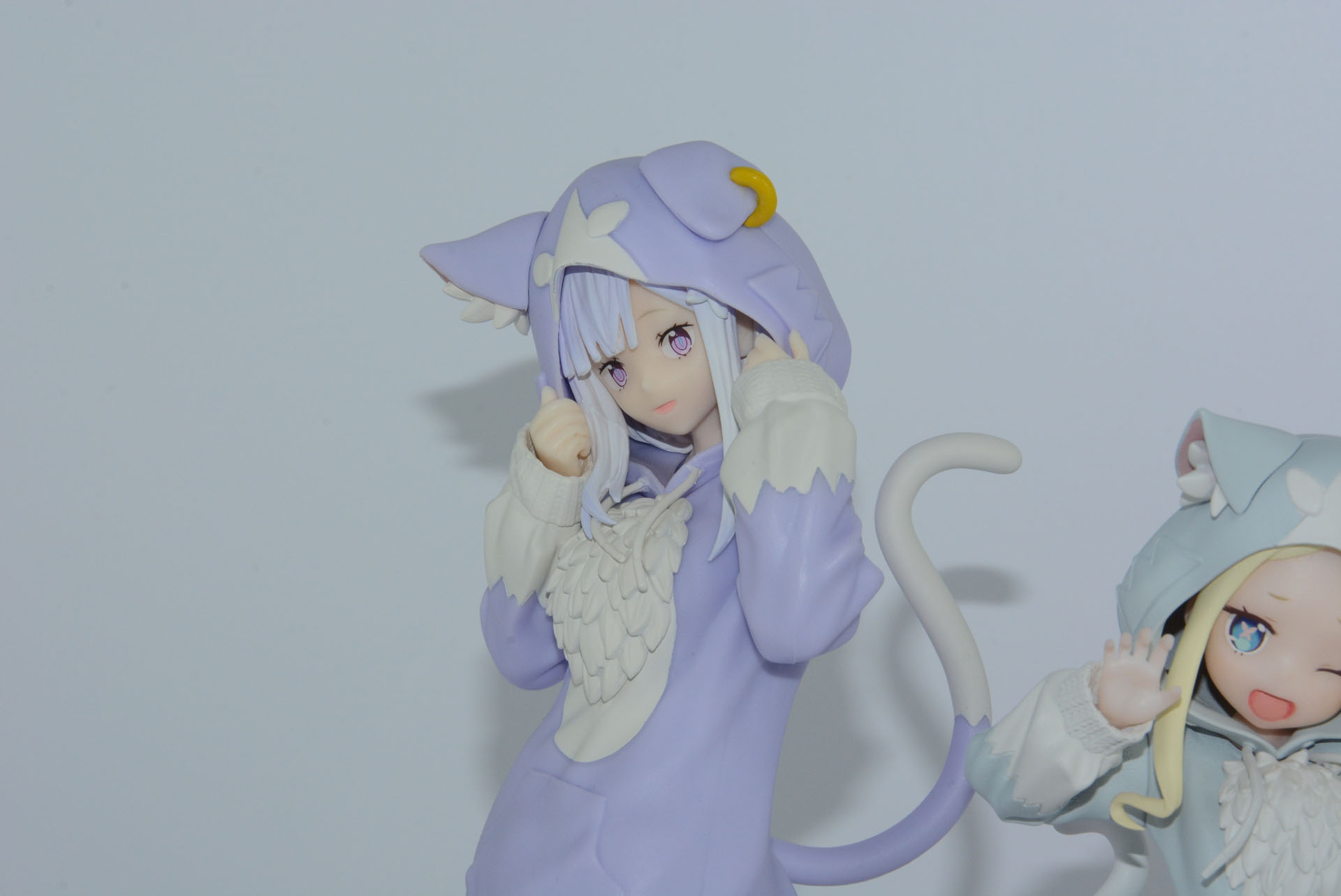 ちょっと照れた感じがかわいらしい。尻尾の造型も楽しい