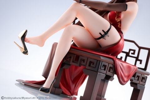太ももや背中が大胆オープン！ フィギュア「莫焉（モエン） ドレスVer