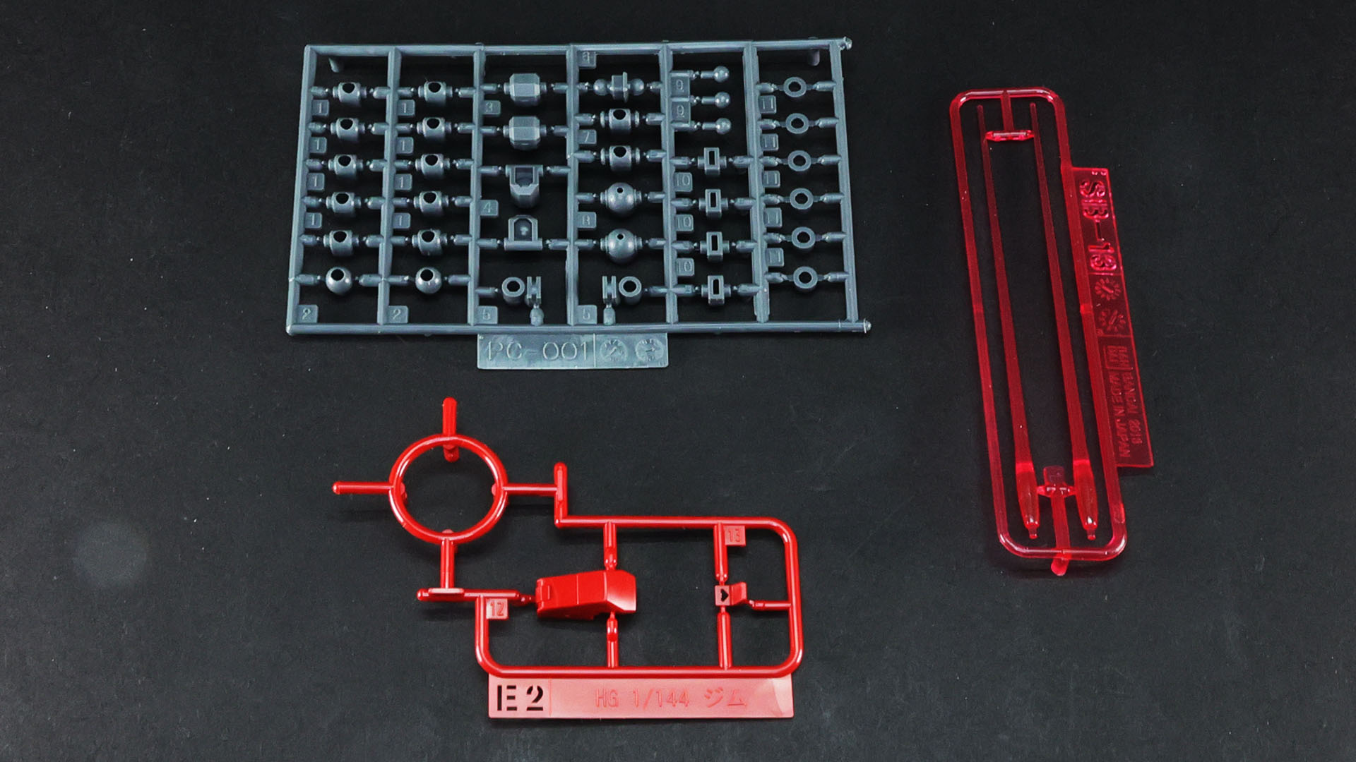 E2/SB-13/PC-001:コクピットハッチ、サーベル、ポリパーツ
