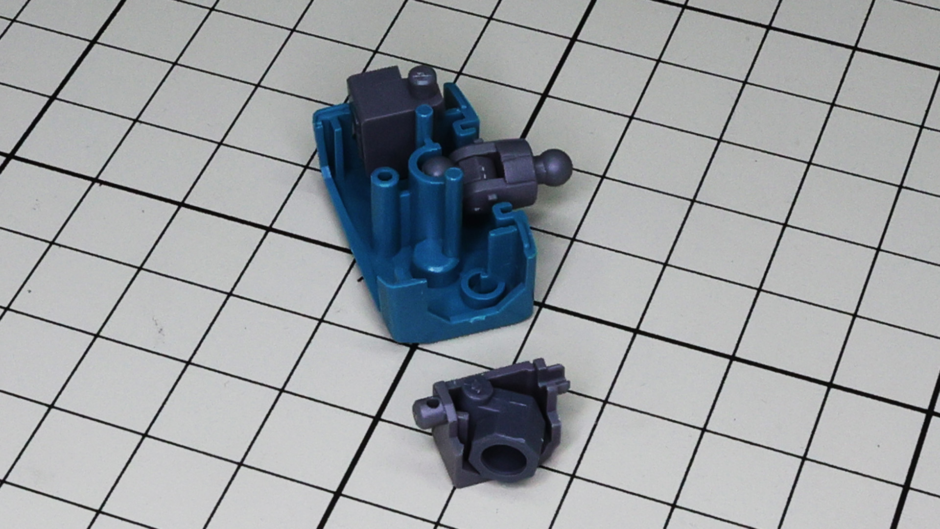 肩関節は肩ごと上と前への二重スイング機構を持っています