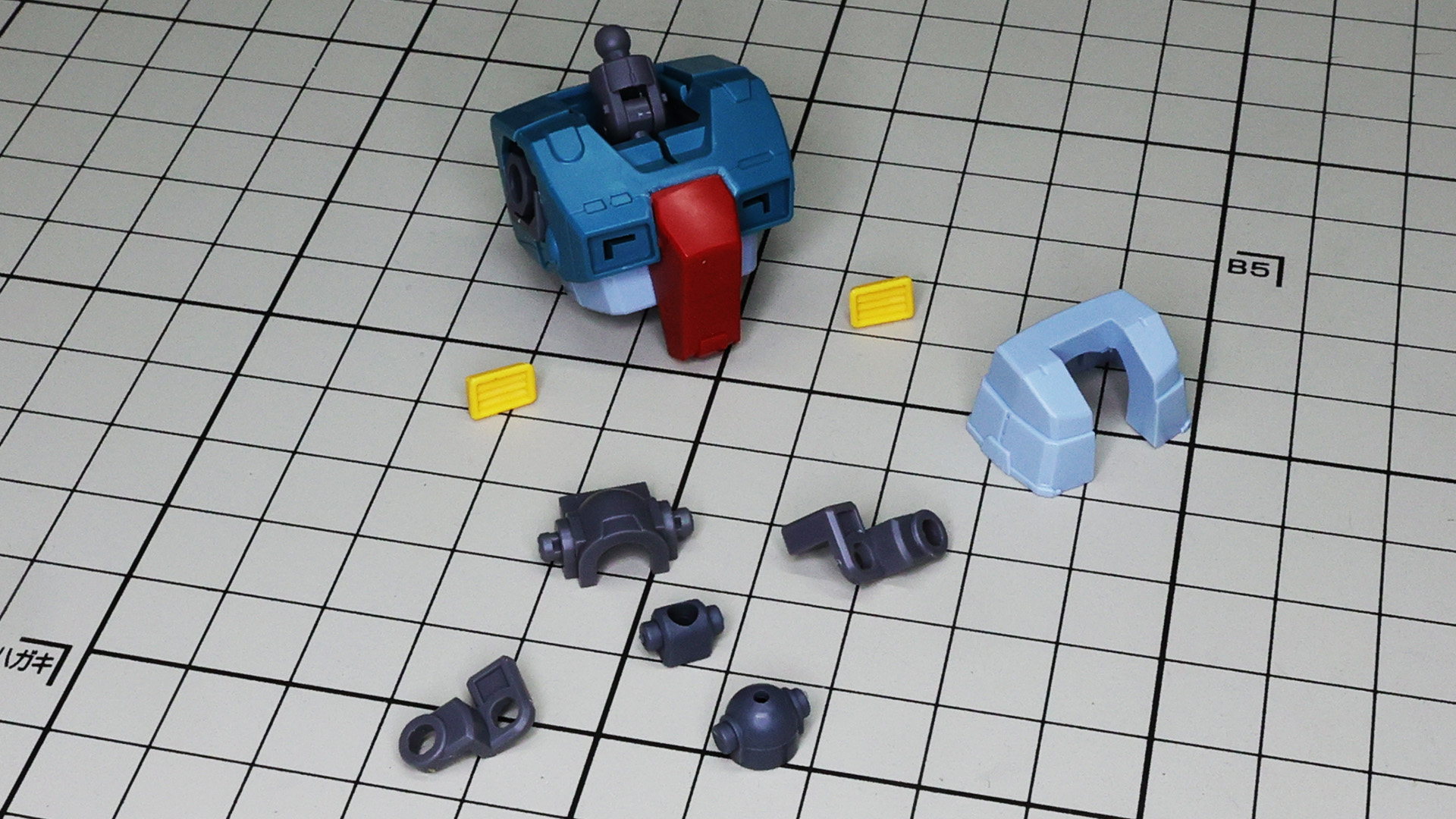 腹部関節はガンダムと同様、とんでもない可動性能を持っています