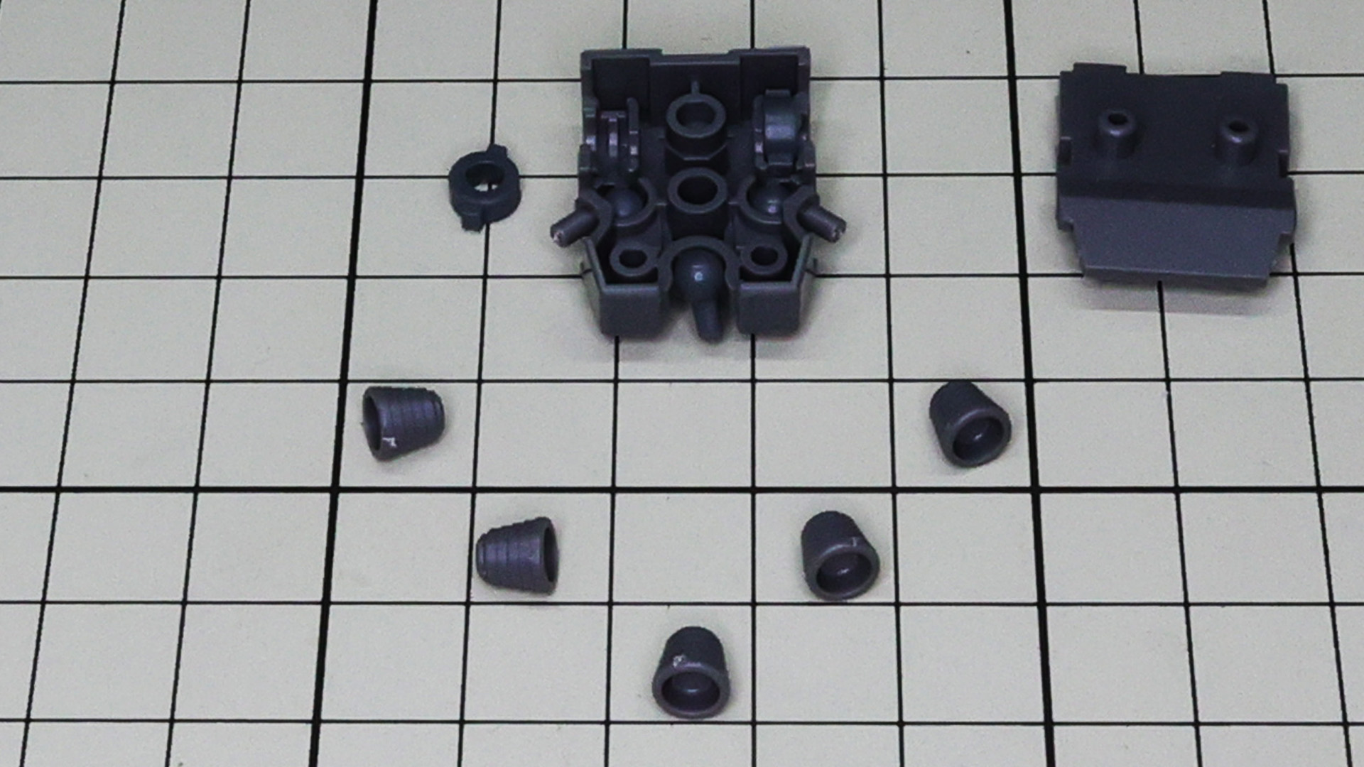 バーニアノズルが5つもあると高機動そうですが推進剤の量が心配です