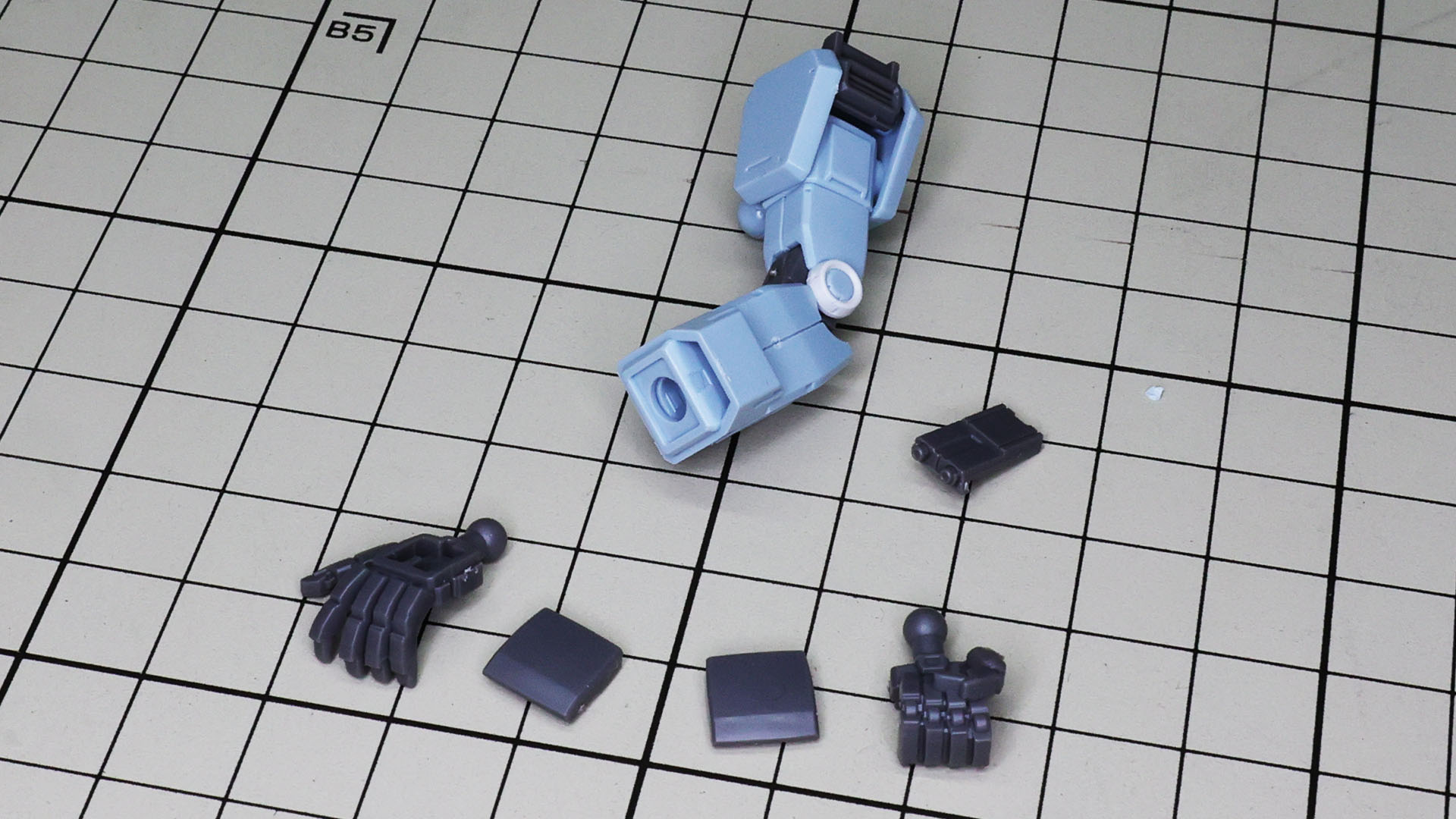 ここではハンドパーツは平手と握りこぶしの2種類です