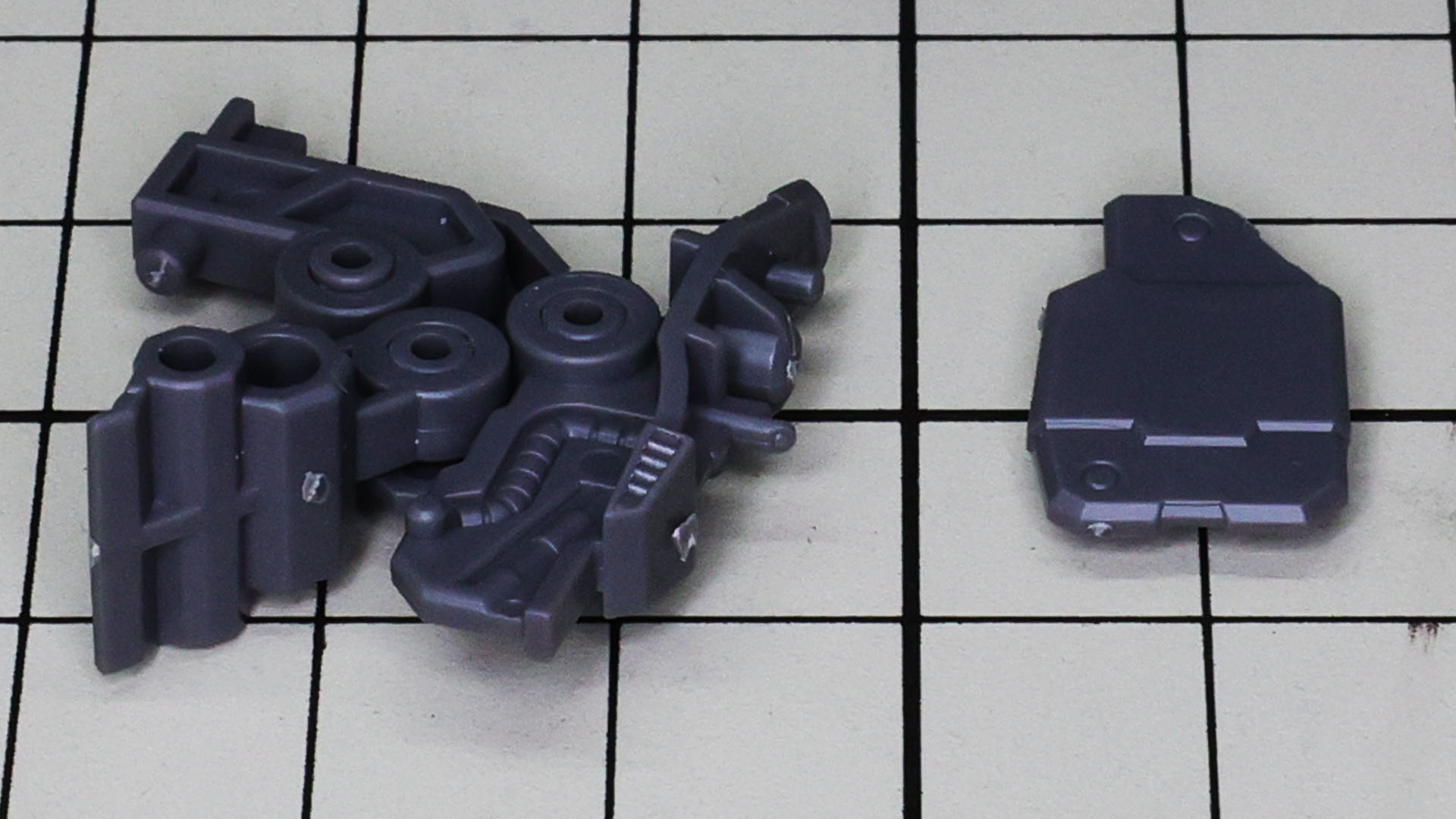 膝アーマーは連動可動になっています