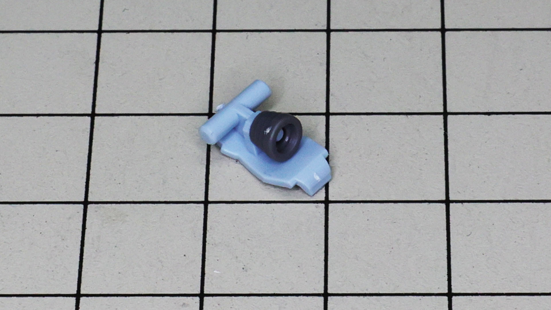 HGシリーズでこの密度感！膝アーマーは後のガンダム試作1号機などのGPシリーズにつながるようなデザインに見えます