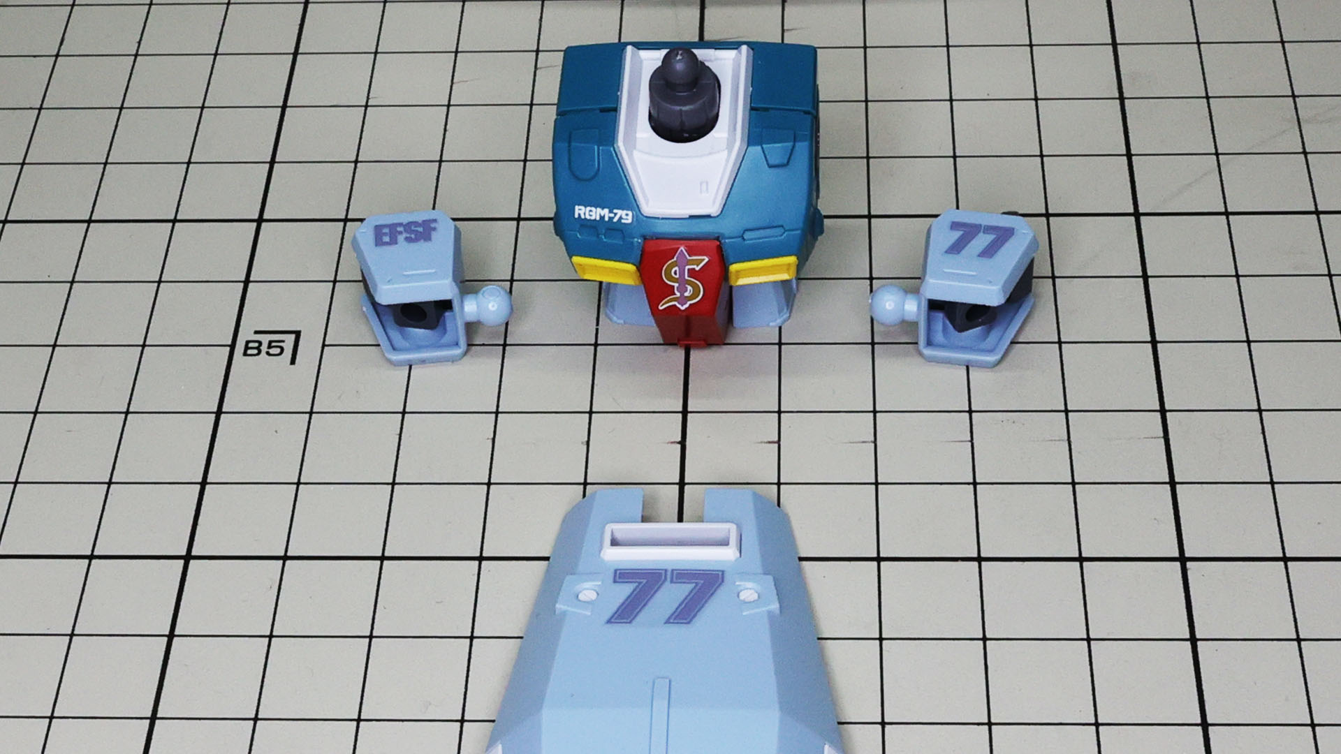 ぬるま湯につけてするっと貼って丁寧に位置決めして完成！