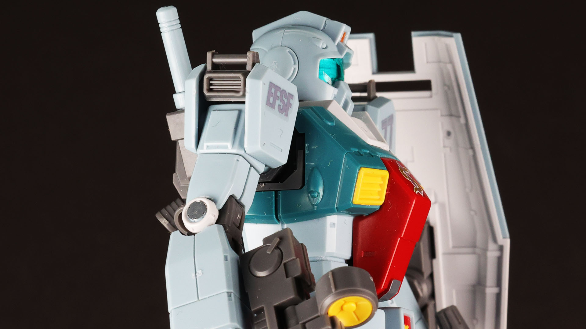 肩アーマーのバーニアもカッチリ！