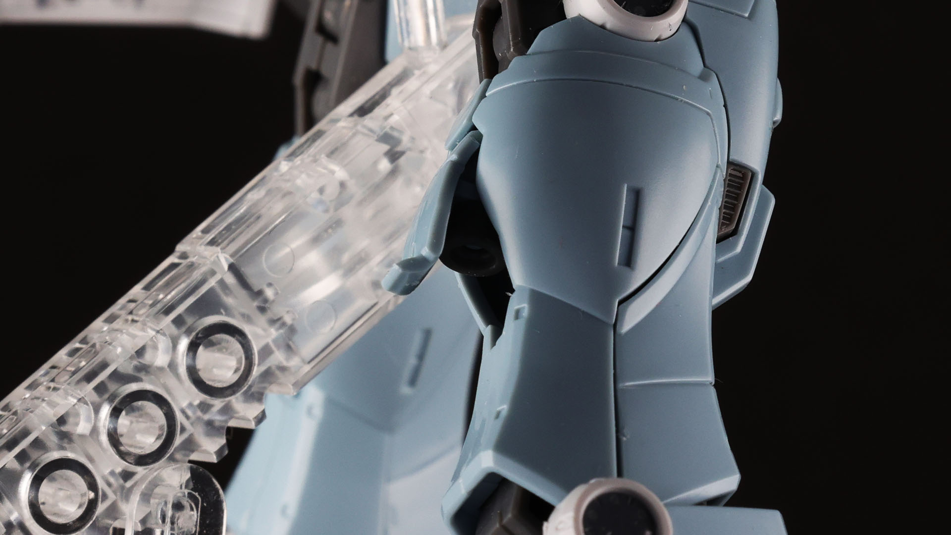 ふくらはぎ裏のバーニアも可動します