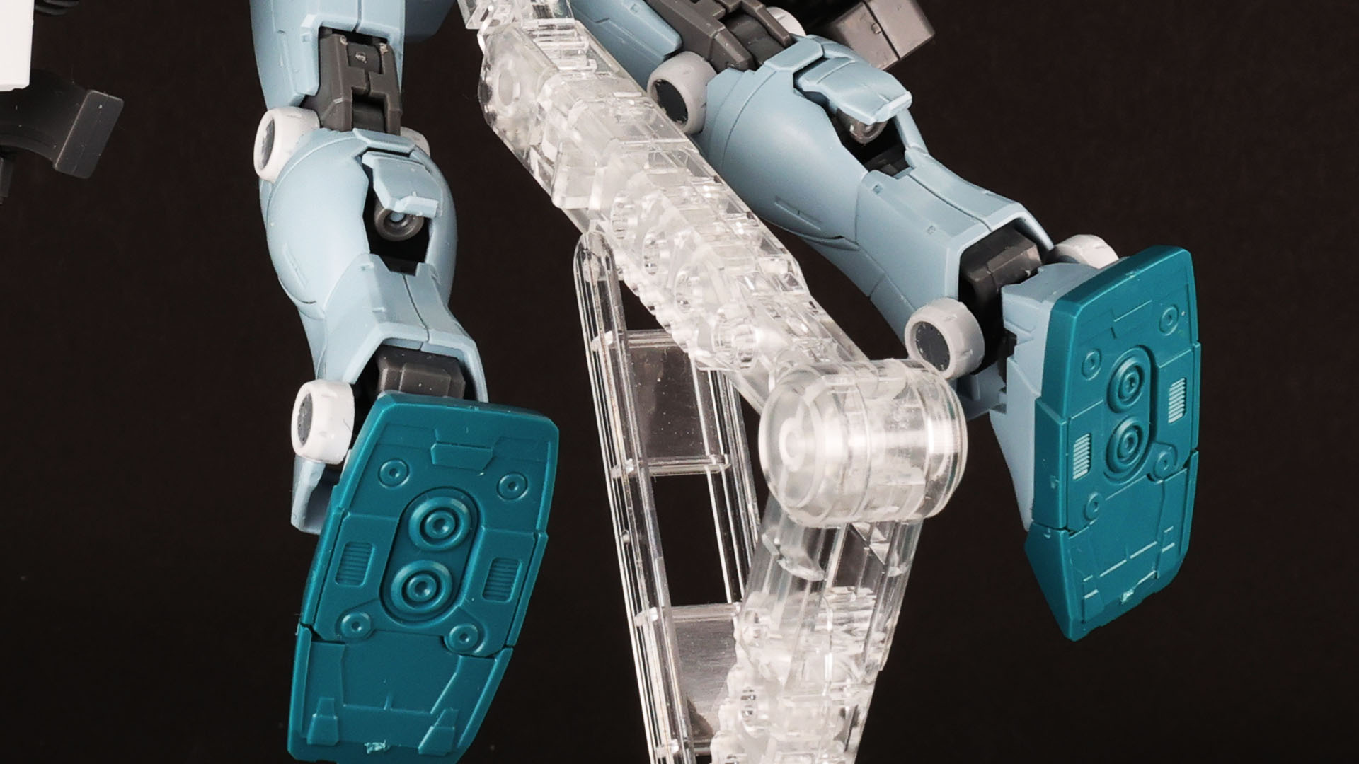 ソール裏には片方2基のバーニアがあります