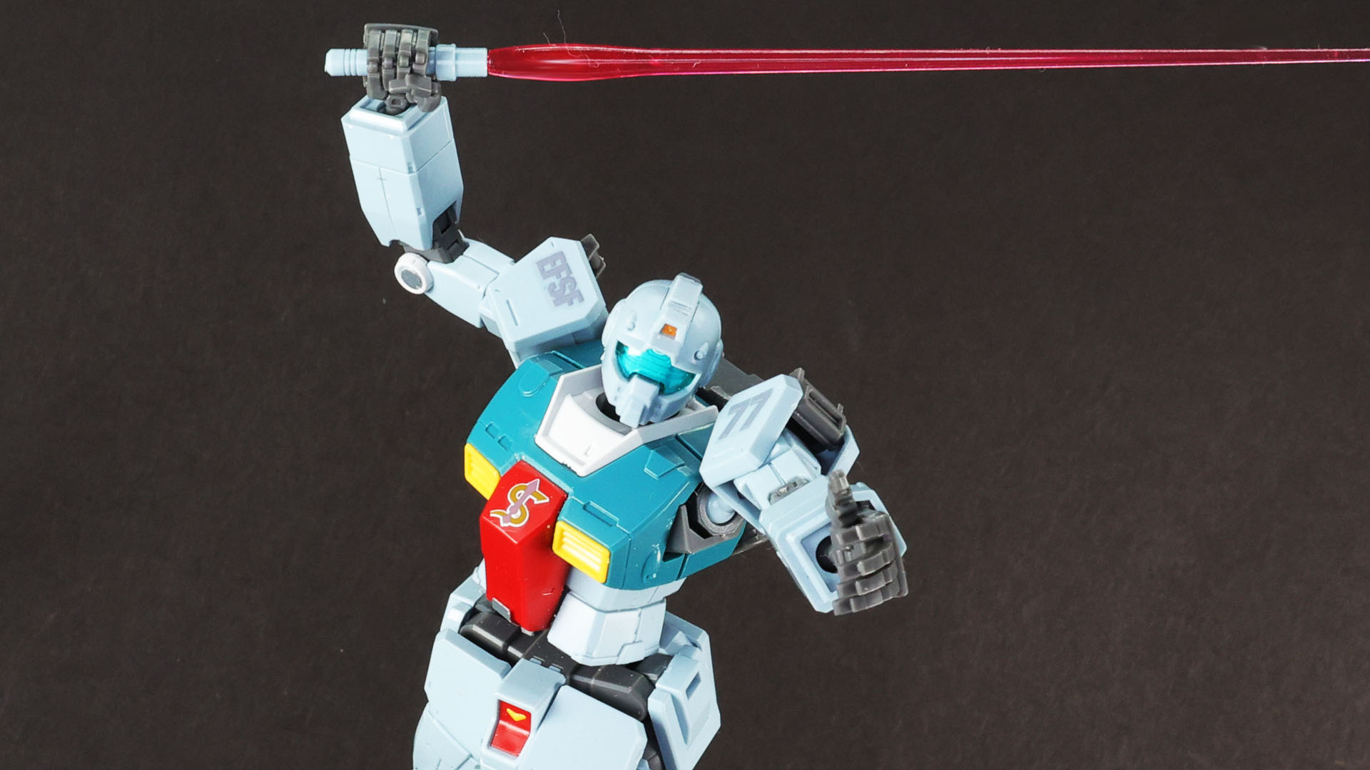 ビーム・サーベルも大きく振りかぶれます