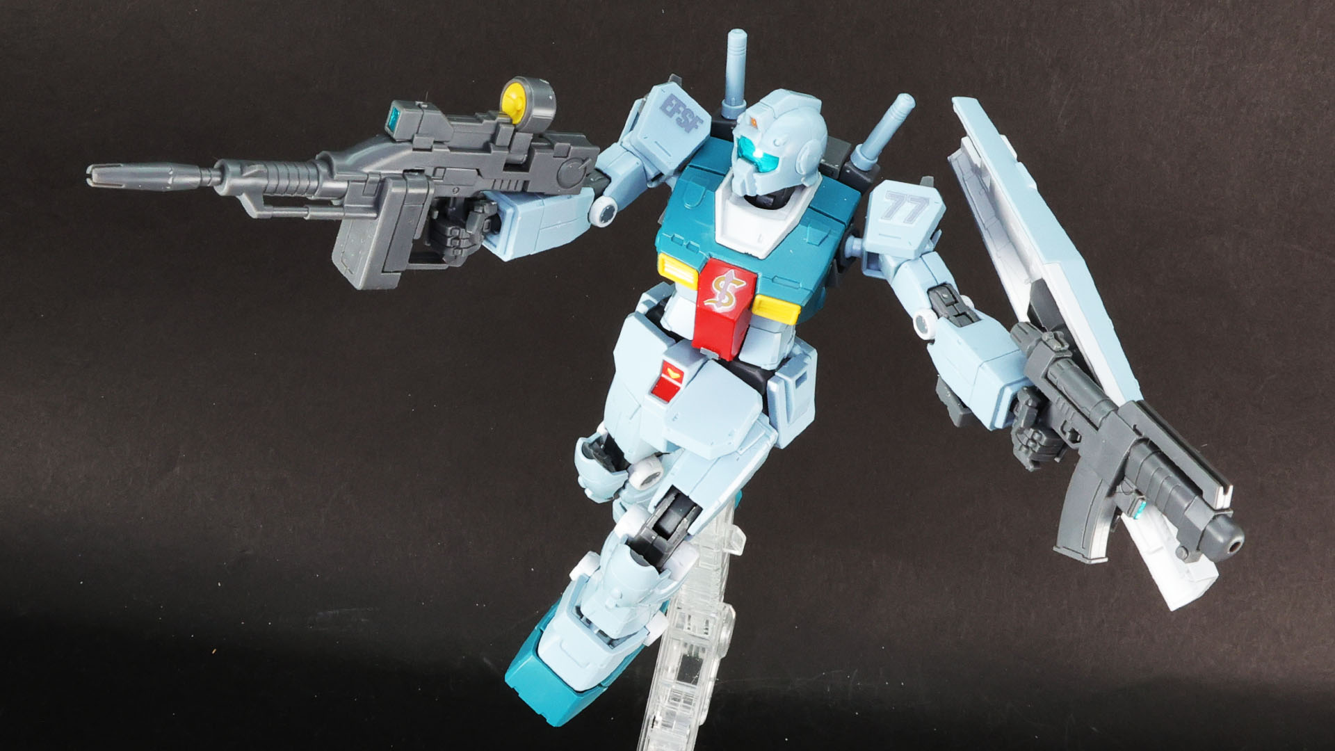 キットでは設定にはないビーム・サーベル2本装備も可能