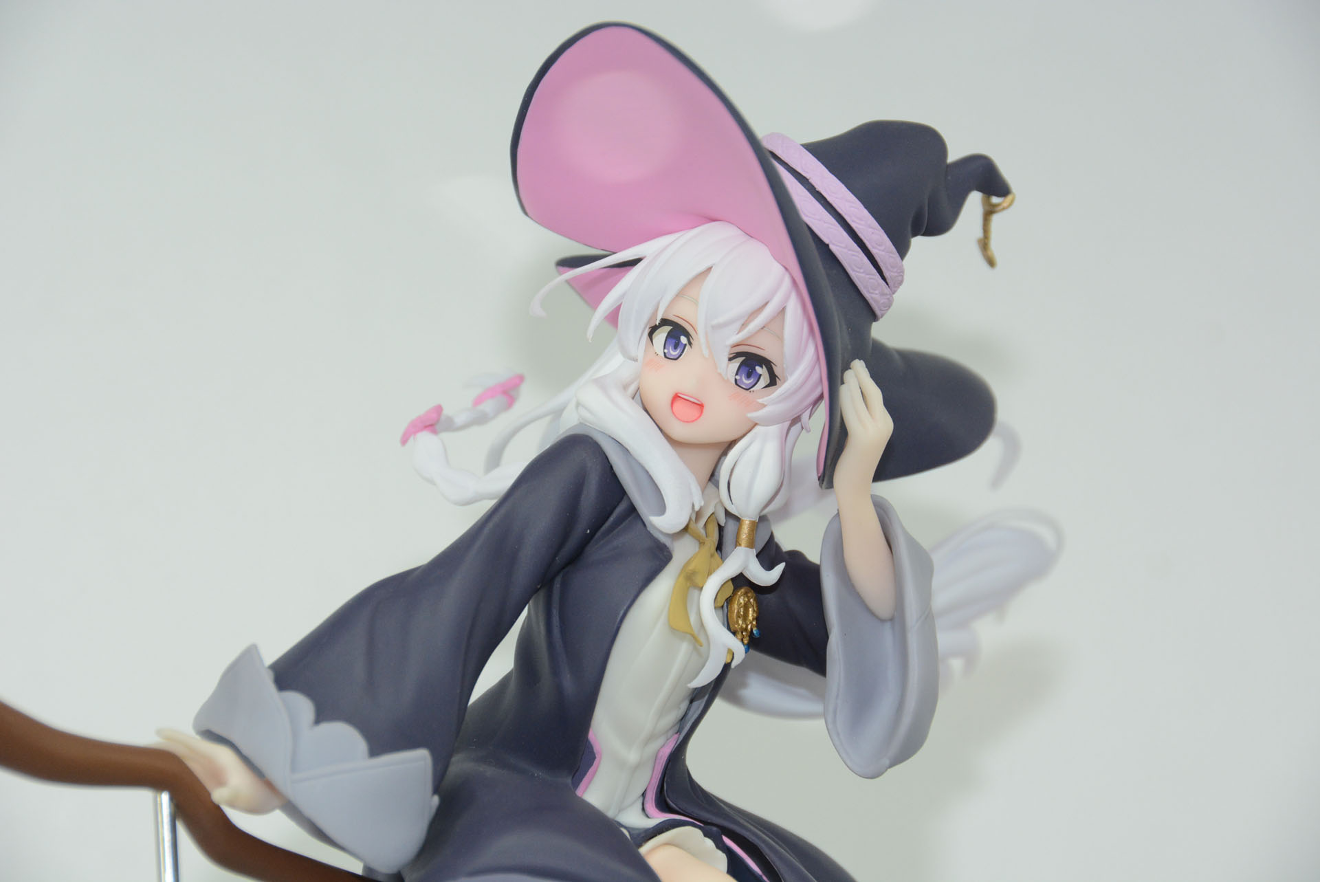 このフィギュアの見所の1つは表情だろう。元気が良くてかわいらしい。見ているこちらも楽しくなる