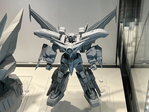 グレートマイトガイン」がAMAKUNIよりフィギュア化！ 原型が展示中