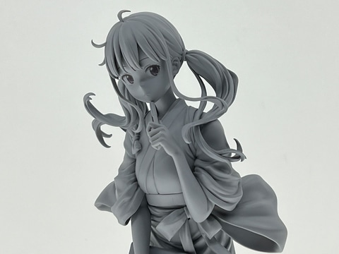 アニメ「リコリス・リコイル」より、千束とたきなのフィギュアが喫茶服