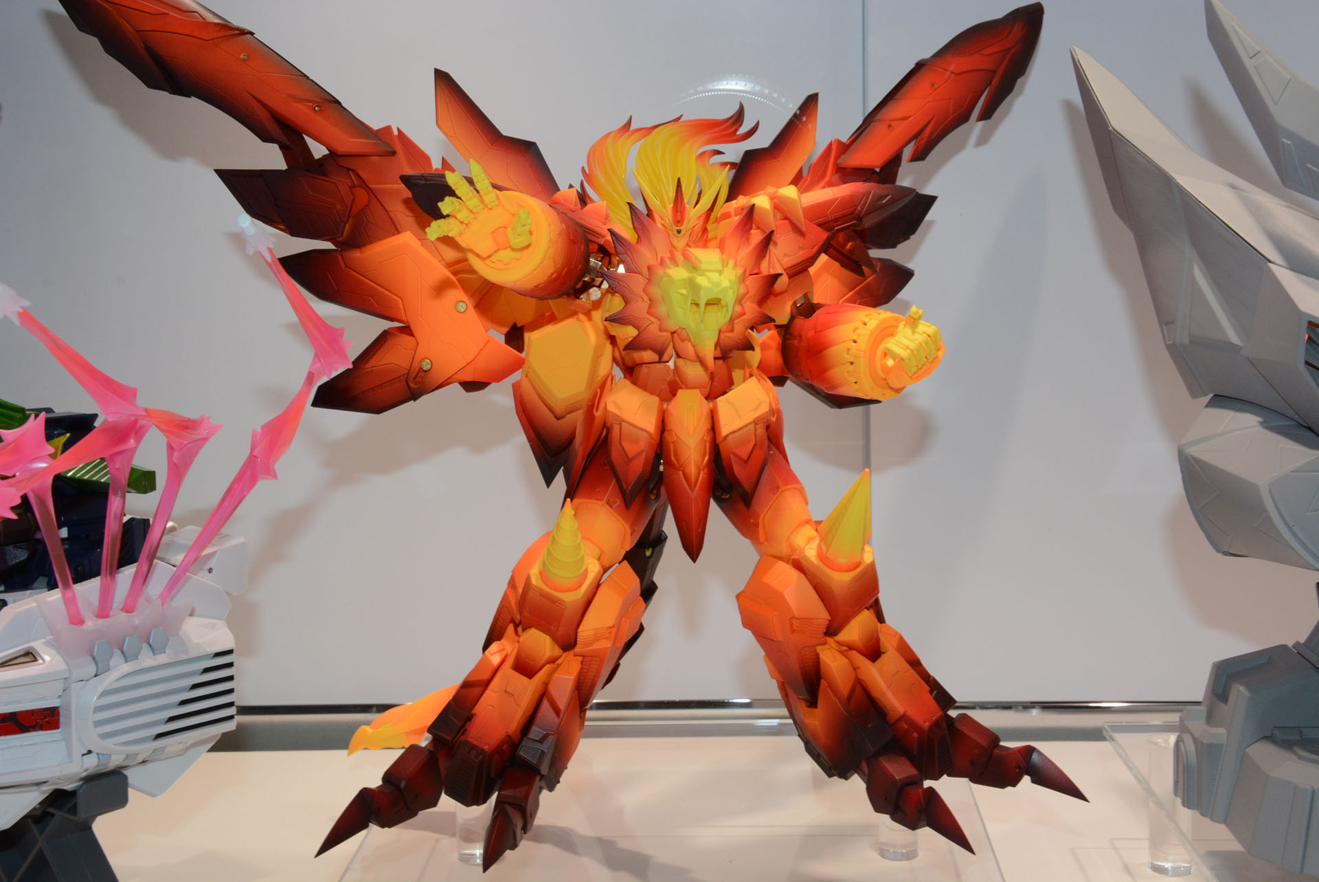 こちらは開発中の「AMAKUNI機神 覇界王ジェネシックガオガイガー」。炎の表現に力が入っている