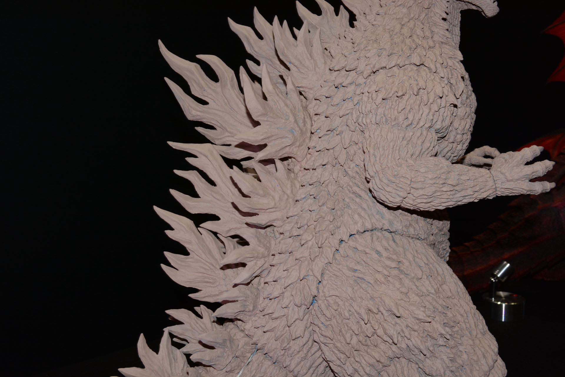 尻尾、背中の情報量もスゴイ