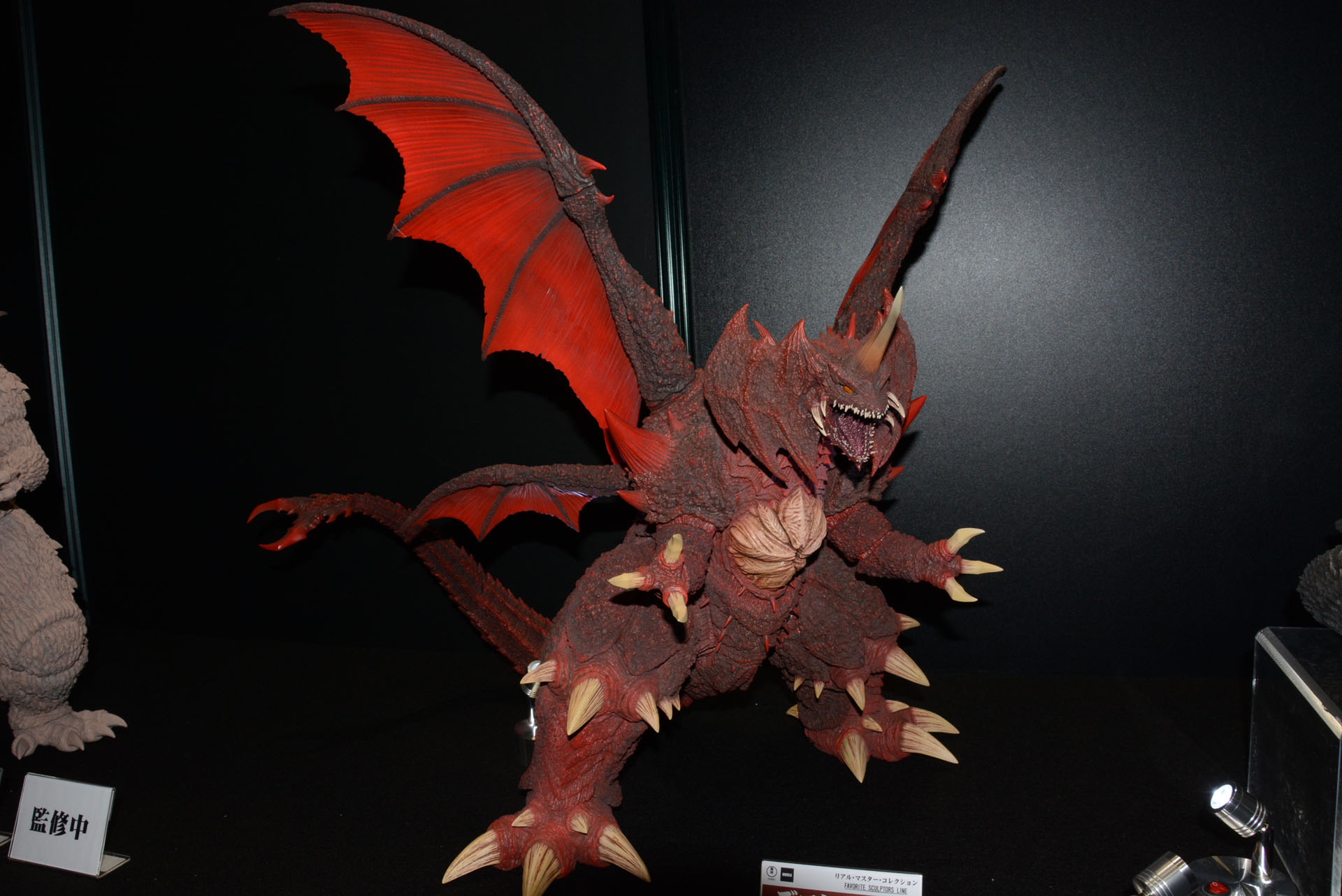 躍動感のあるデストロイア。黒龍工房の表現による、オリジナリティの強い姿だ