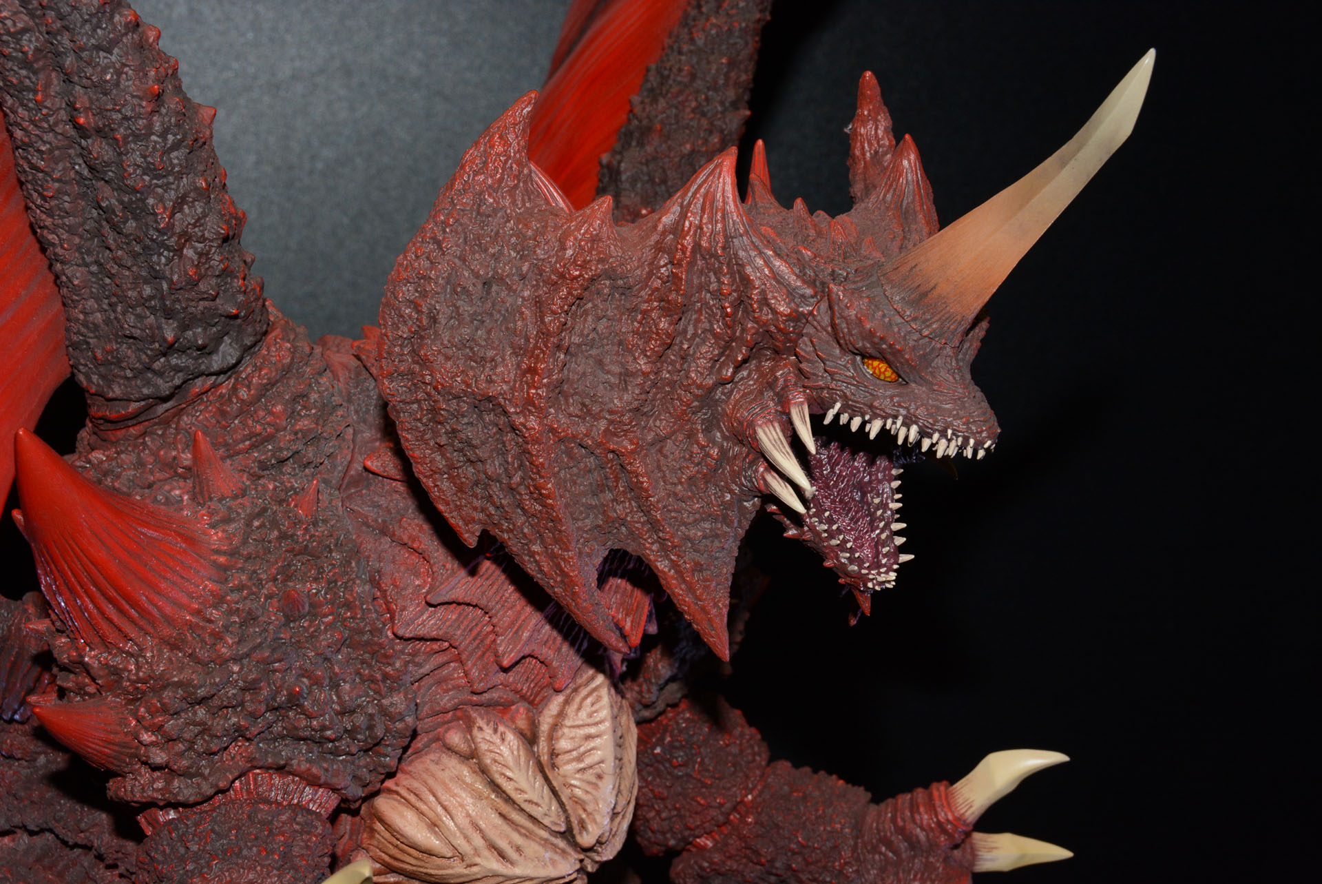 ガレージキットはかなり高い技術を求められるが、完成品でこのクオリティのフィギュアが入手できるというのは、大きな魅力だろう