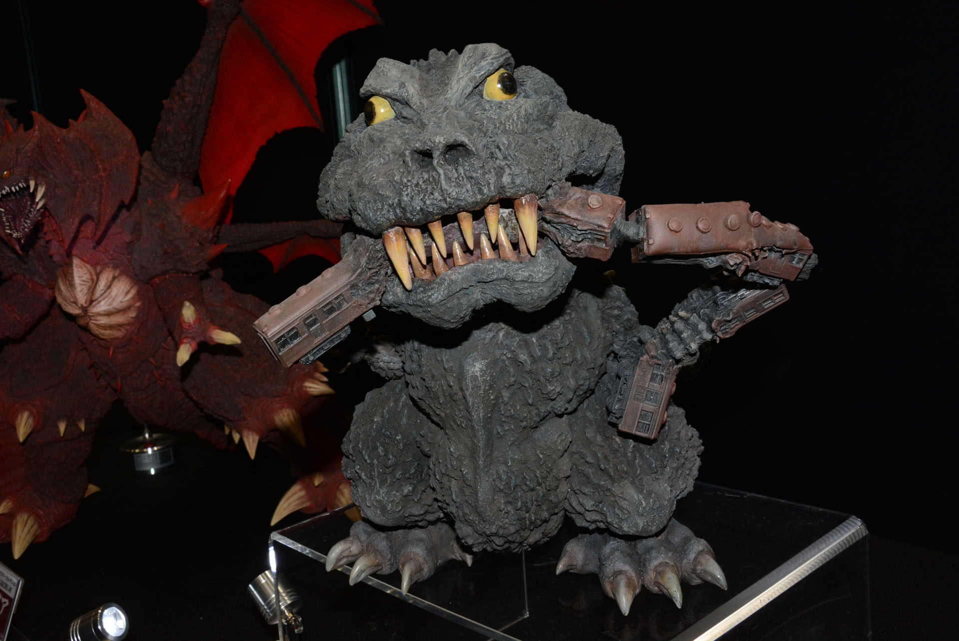 デフォルメというが、とても怖い。このスタイルだからこその表現を追求していて、魅力的なフィギュアだ