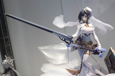 特別企画】「アズールレーン」アーク・ロイヤルのケッコン衣装デコマス