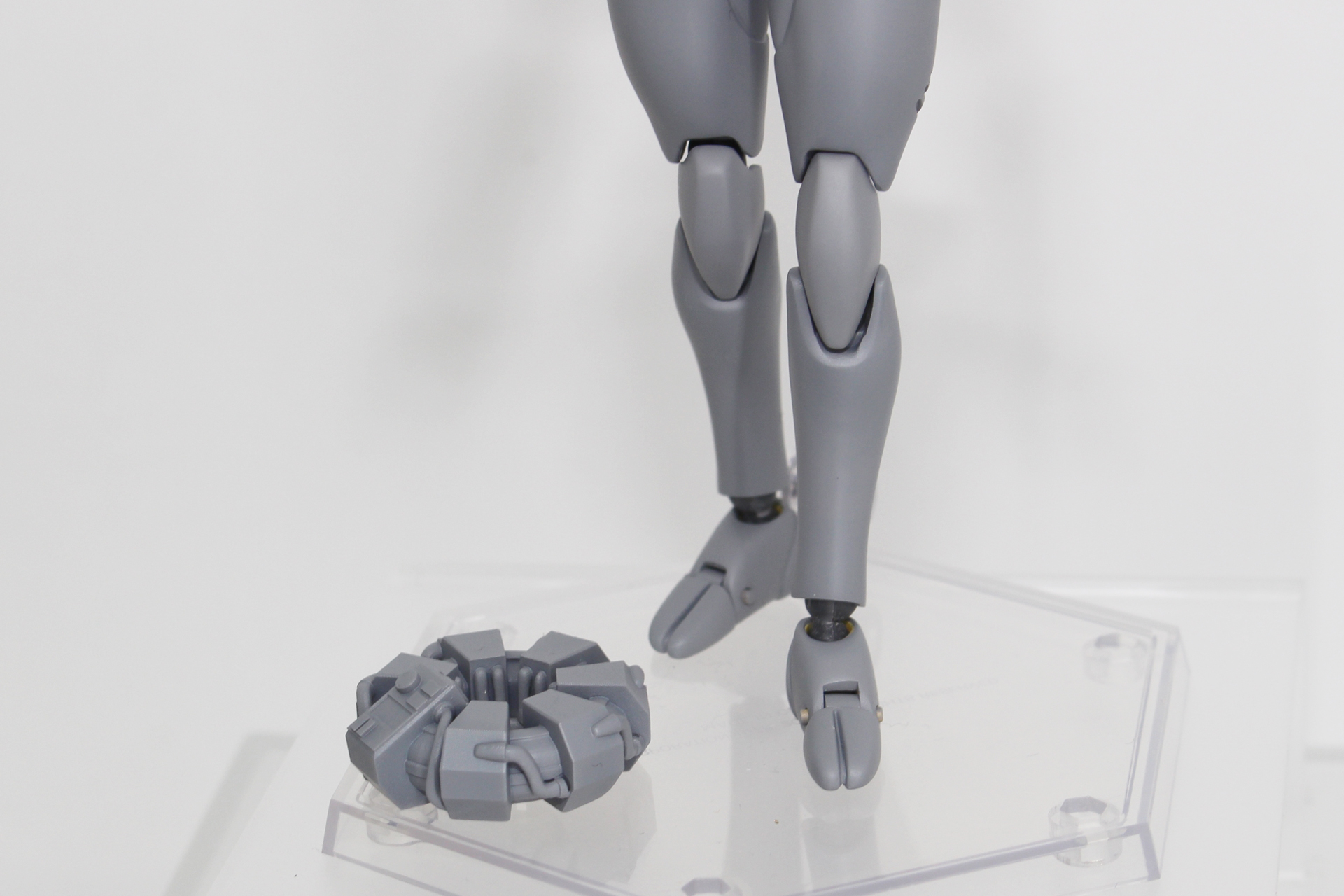 劇中で使われた制御装置「ドーナツ」。