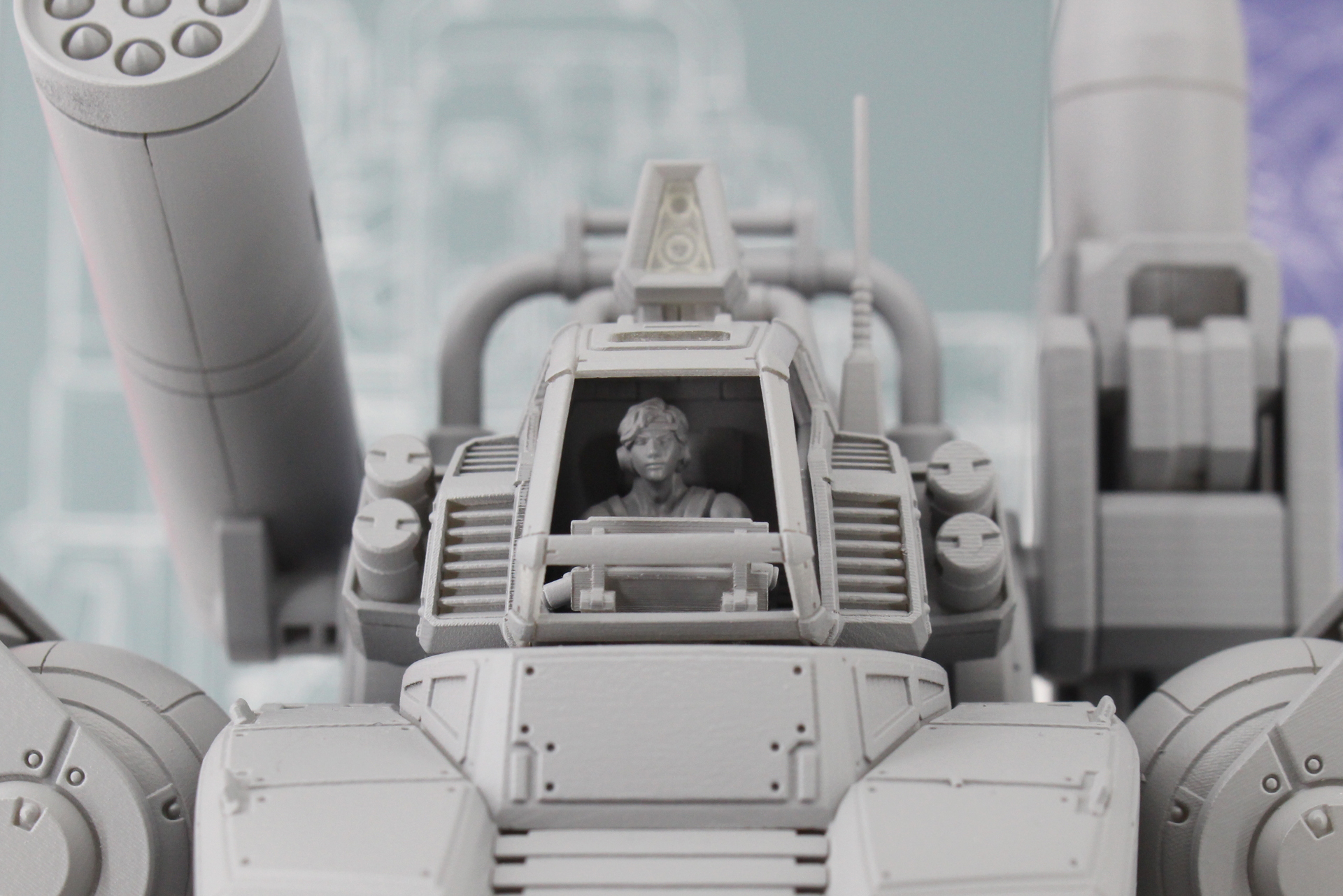 コクピットのクリンはディテールで表情までわかる。1/35スケールならではだ