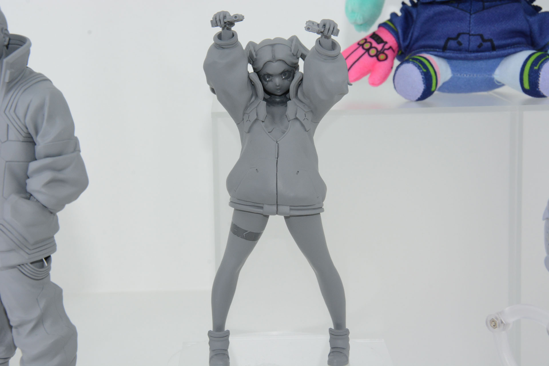 人気ナンバー1のレベッカ。トリガーハッピーらしいポーズ
