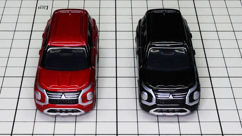 フロント：三菱のクルマだと一目でわかるデザイン