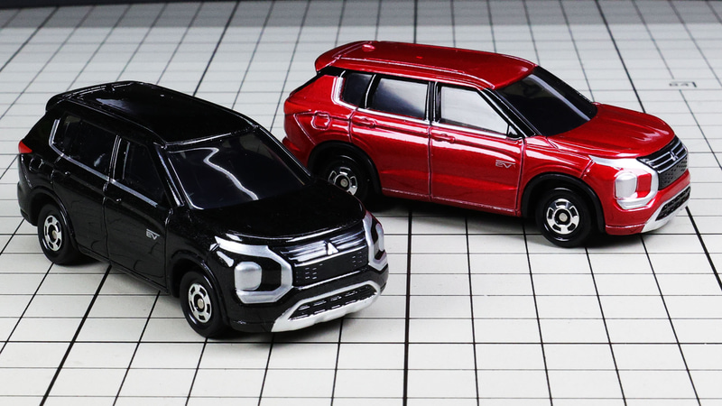 フロントライト類は塗装で再現