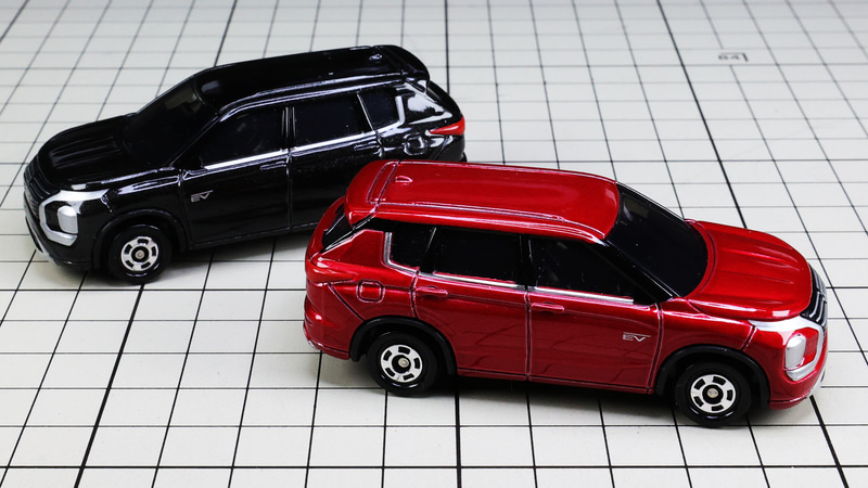 並んで走らせると迫力があります