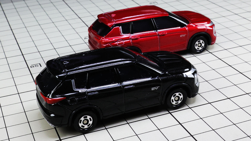 並んで走らせると迫力があります