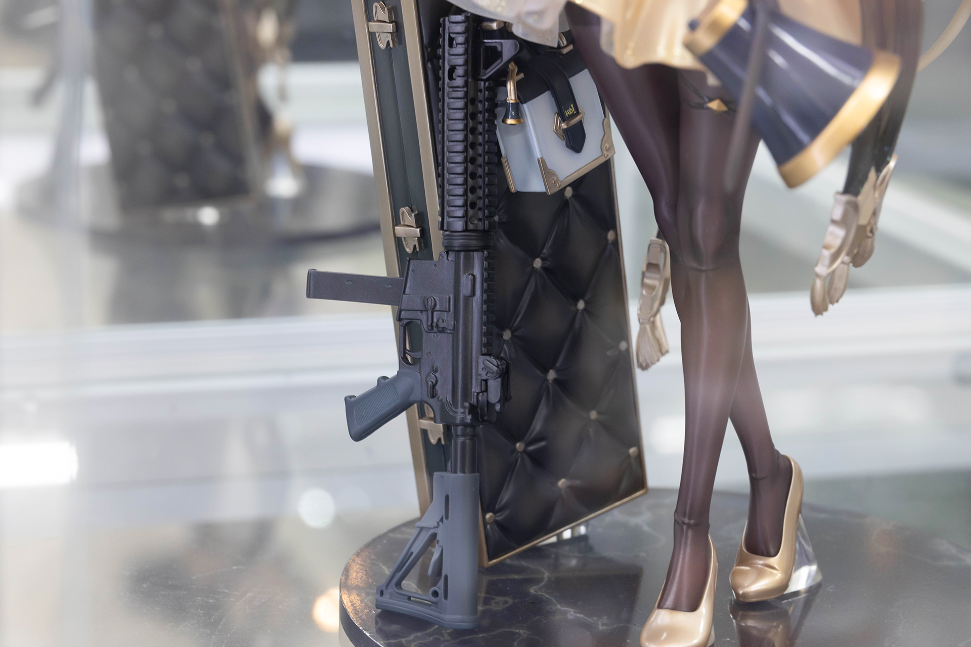 元が銃器を擬人化したゲームだけのことあり、付属している装備もかなり忠実に作られている