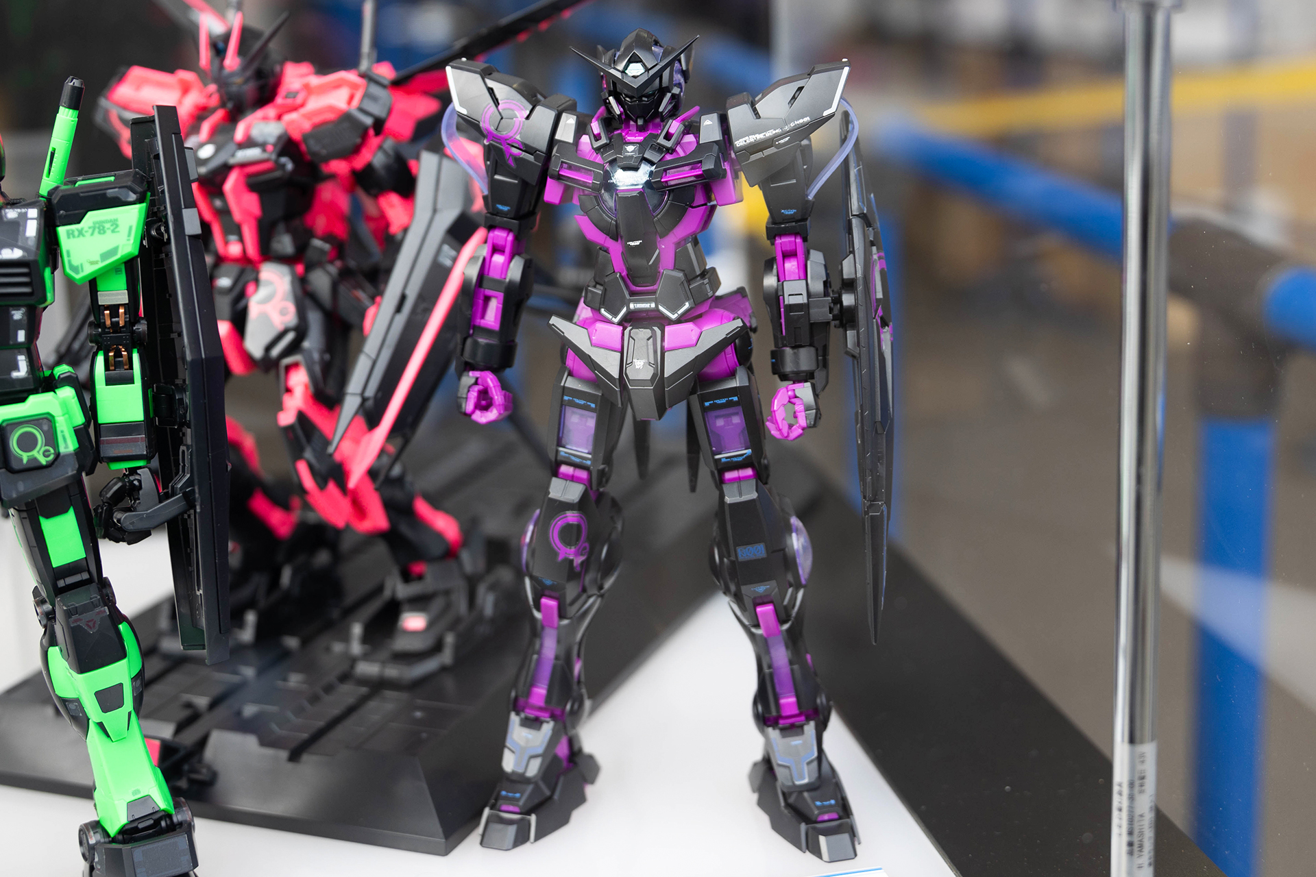 イベント限定アイテムの「MG 1/100 エールストライクガンダム Ver.RM［リサーキュレーションカラー／ネオンピンク］」