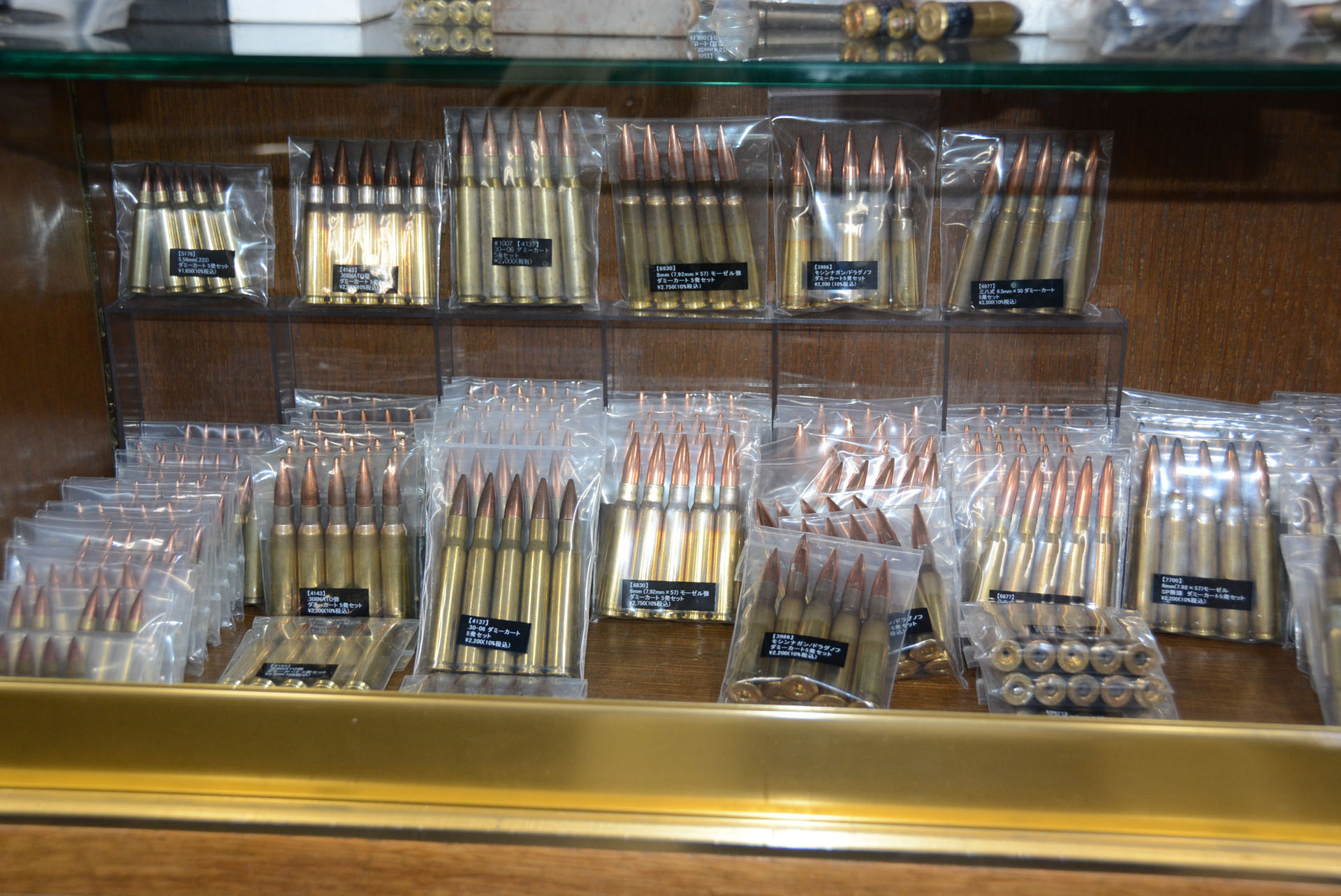 シカゴレジメンタルスが製造しているダミーのカートリッジ。弾頭や薬莢は本物の部品が使われている。もちろん火薬や雷管は入っていない。値段は440円から